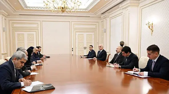 بررسی زیرساخت‌های جدید ریلی و میادین مشترک نفتی در دیدار وزیر راه و شهرسازی با رئیس‌جمهور آذربایجان