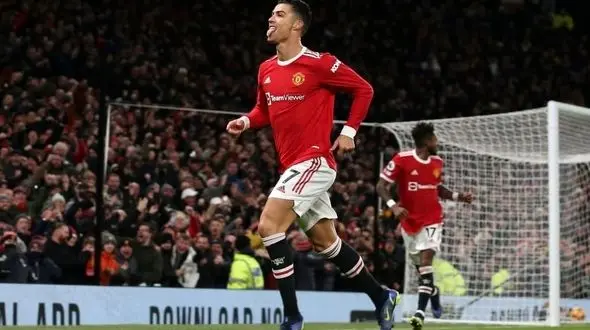 پیروزی منچستریونایتد و تاتنهام در شب رکوردشکنی رونالدو
