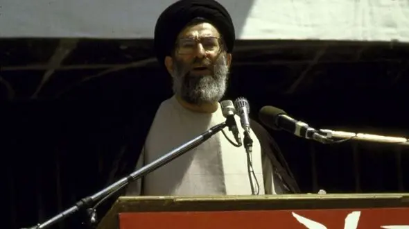 سفر به ایام قدیم / تصویری پربازدید از رهبر انقلاب با لباس نظامی در دهه 60