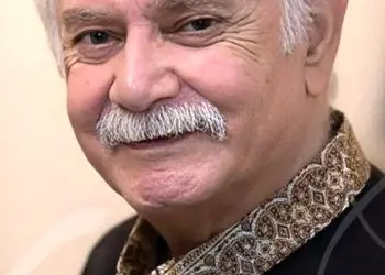 اجرای موسیقی تیتراژ سریال میرزا کوچک خان توسط زنده‌یاد ناصر مسعودی