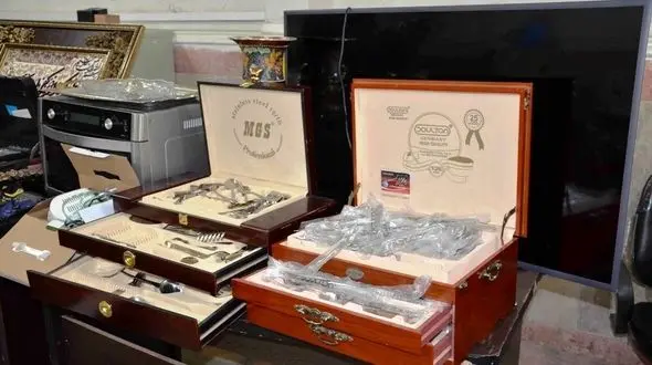 انهدام باند سارقان حرفه ای در کرج / 9 نفر به دام افتادند