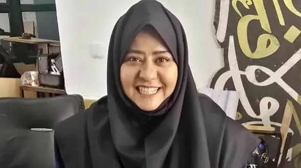 ژست عاشقانه رابعه اسکویی در تولدش