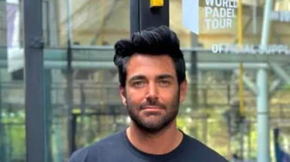 فیلم لو رفته از رضا گلزار سوپر استار و آیسان خانوم در فرودگاه/ همیشه شاد و در حال سفر