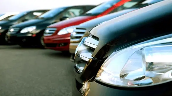 بعد از ارز نوبت به حباب قیمت خودرو رسید؟ / لیست کاهش قیمت خودرو در بازار