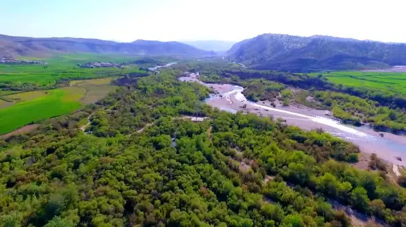 آهنگ بی کلام و انرژی بخش / گشتی در نور آباد ممسنی + فیلم 