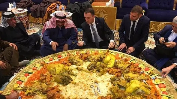 
سفیر ترکیه از پذیرایی عجیب عراق شگفت زده شد +عکس
