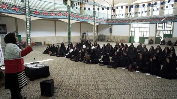 ویزیت رایگان 700بیمار در مناطق محروم یزد / اجرای طرح نذر آب در مناطق کویری 