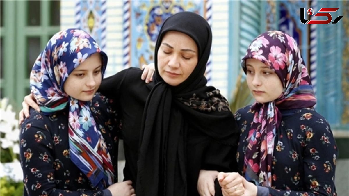 سارا و نیکا فرقانی در کنار آئین، پسر واقعی ریما رامین فر، همایِ پایتخت/ هر سه تاشون چه ناز بودن + عکس