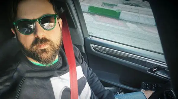 عکس / هومن سیدی در ماشین لاکچریش