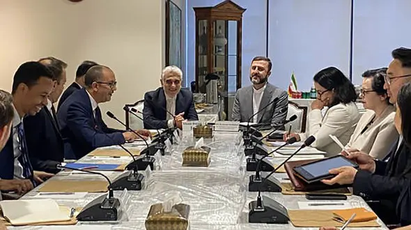 غریب آبادی: بحث مکانیسم ماشه از نظر قانونی هیچ جایگاهی ندارد