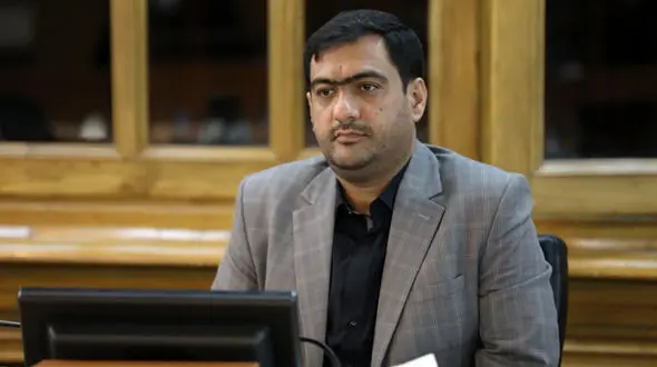 واکنش عضو شورای شهر تهران به حادثه گیر کردن دست یک کودک در پله برقی