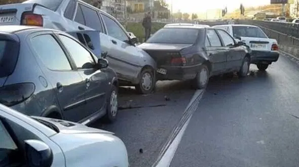 مصد.ومیت 14 زائر در تصادف زنجیره ای / در محور کرمانشاه-اسلام‌آباد غرب رخ داد