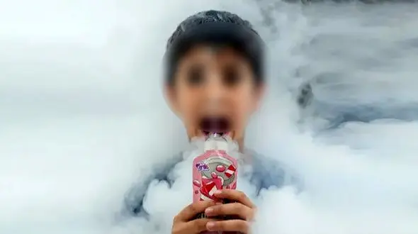 «دود بازی» دانش آموزان ! / آموزش و پرورش: گزارشی از فروش نوشیدنی دودزا در مدارس به دست ما نرسیده است + فیلم