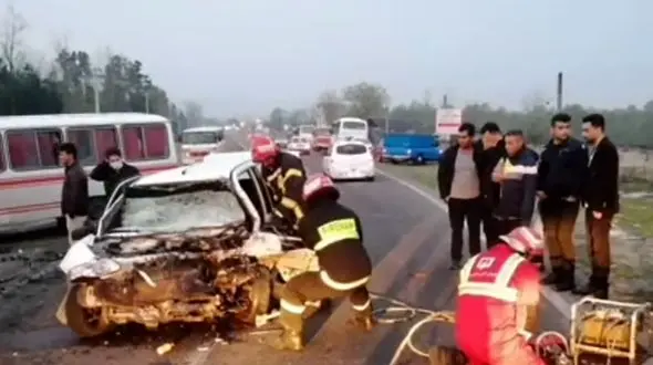 تصادف مرگبار مینی بوس و پراید در صبح سیزده بدر 1400 / در رشت رخ داد + عکس و فیلم 