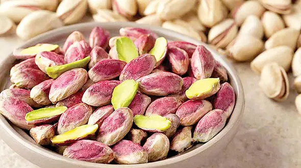 ببینید / باقلوای لذیذ پسته ای + فیلم 