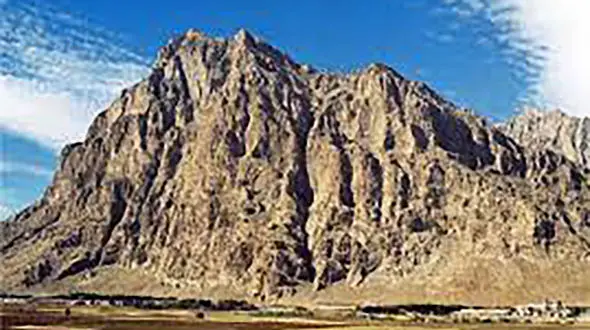  مرد 26 ساله از دیواره بیستون سقوط کرد