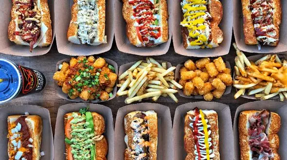 48 دقیقه از عمرتان را از دست می دهید اگر یک هات داگ و نوشابه بخورید!