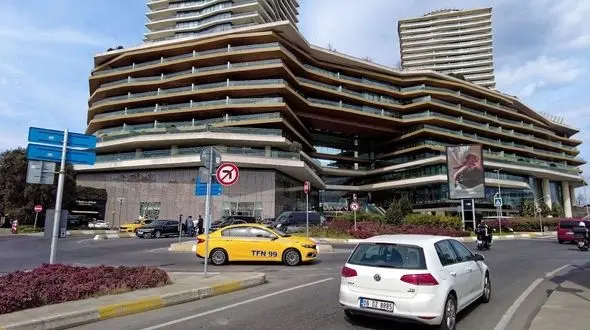 زورلو سنتر استانبول: مرکز خریدی که فقط پولدار ها باید به آنجا بروند