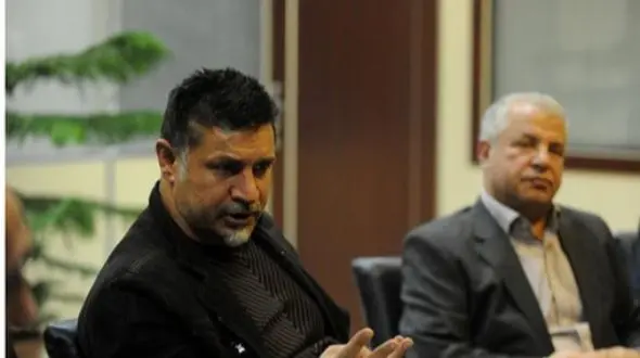 علی پروین: علی دایی عددی نیست ؛ بلد نیست 2 تا روپایی بزنه ؛ تو مشهوری ولی محبوب دل مردم نیستی؛ شبونه اسم تو رو خط زدیم تو هم برگشتی اردبیل