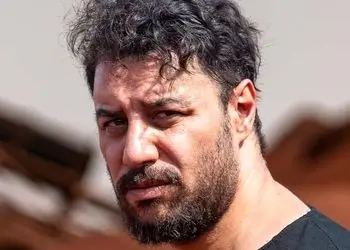 فیلم/ جواد عزتی بازیگر سریال وحشی تغییر چهره داد/ خبری از قیافه مظلوم و تو سری خور نیست