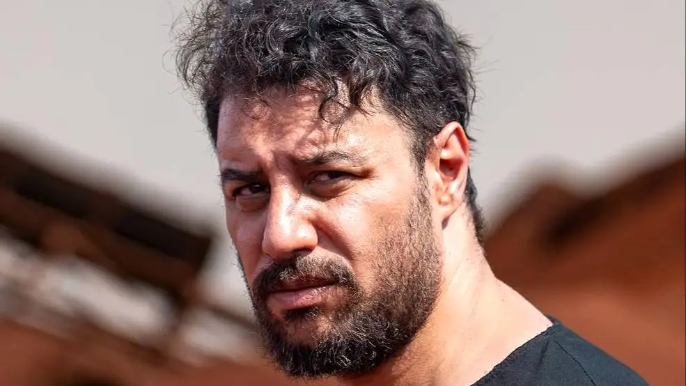 جواد عزتی بازیگر سریال وحشی تغییر چهره داد/ خبری از قیافه مظلوم و تو سری خور نیست