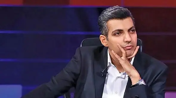 عادل فردوسی پور: تو مدرسه عربیم خیلی خوب بود کنکور هم 96.6 درصد زده بودم ولی نمی دونم چطوری درس دادن وقتی یکی عربی حرف می زنه کلا نمی فهمم