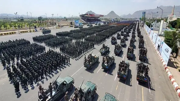 مراسم رژه نیروهای مسلح در تهران آغاز شد