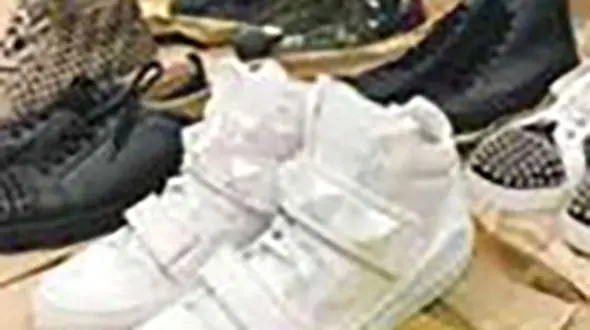 سارق مسلح کفش های گران قیمت دستگیر شد+ عکس
