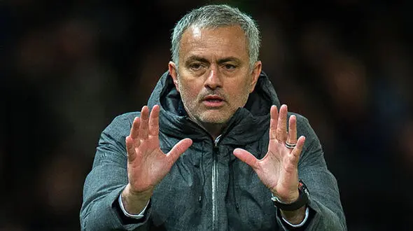 
مورینیو رونالدو را به باد تمسخر گرفت
