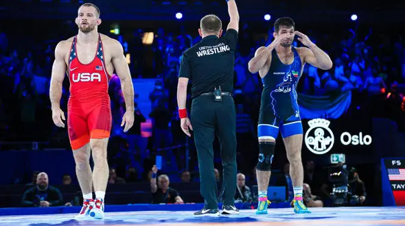 تنها دختری که دیوید تیلور را خاک کرد! + عکس