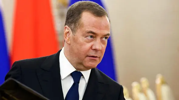 طعنه مدودف به ترامپ: شاید گرینلند به روسیه ملحق شود!