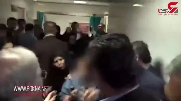 از هوش رفتن بیمار پیش پای وزیر بهداشت / گریه یک پدر برای فلج شدن نوزادش به دلیل کمبود امکانات +فیلم