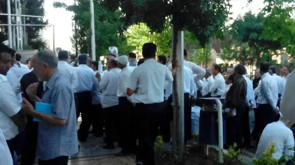 تجمع تاکسیرانان فرودگاهی تهران مقابل وزارت کار