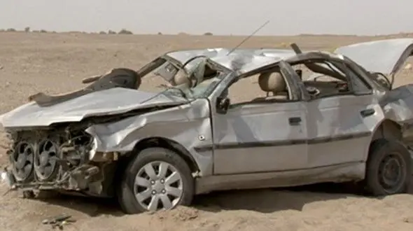 تصادف خونین پژو دو قربانی گرفت/ واژگونی پژو در محور انار - یزد 