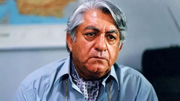 درباره عزت الله انتظامی بخوانید