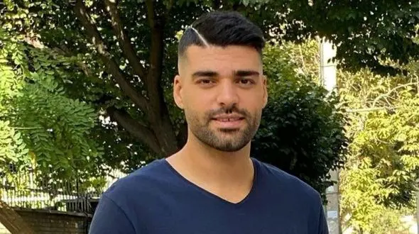 عکس  /  خانواده مذهبی و صمیمی مهدی طارمی قبل و بعد از شهرت ! / چیدمان آرامش بخش خانه درندشت پدر طارمی 