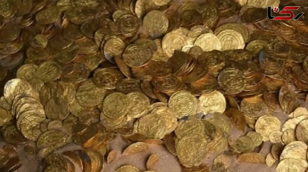 گنج نفیس توسط این مرد گرگانی از زیر زمین بیرون کشیده شد