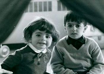 سفر به ایام قدیم سال۱۳۴۶ / رضا و فرحناز پهلوی درحال خوردن غذا  در قطار سوئیس !