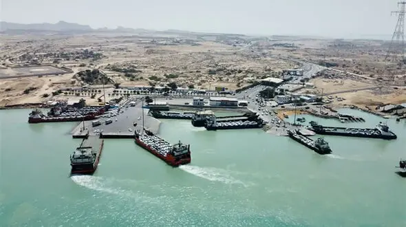 تردد شناورها در بنادر غرب هرمزگان ممنوع شد