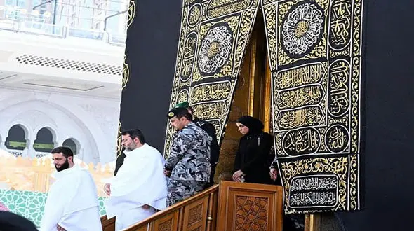 اولین حضور علنی همسر الجولانی در عربستان / استقبال «گرم» عربستان از جولانی