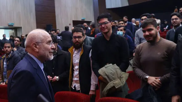 قالیباف نمی خواهد وزیر جهاد استیضاح شود/ او منتظر کنارگذاشتن توسط رئیس جمهور است