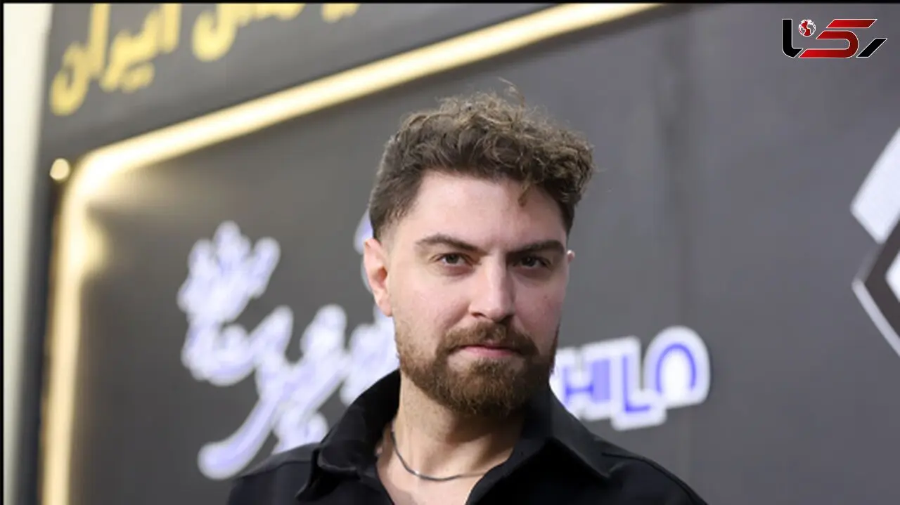 نگاهی به گوشه ای از دکوراسیون خونه امیرحسین فتحی بازیگر جذاب سریال شغال، جیران، شهرزاد مزین به المان های هنری و کتابخانه ای بزرگ/ بیخود نیست بهش میگن آقازاده سینمای ایران!