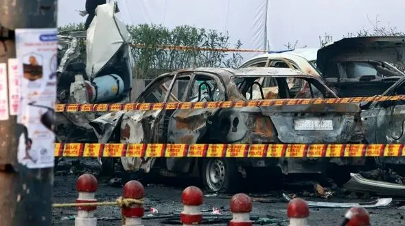 Deadly Blast Rocks Red Fort Area in New Delhi: Police Launch Anti-Terror Investigation + Video