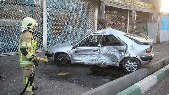 ضربه کاشته زانتیا به تیبا در اتوبان سعیدی تهران + تصاویر