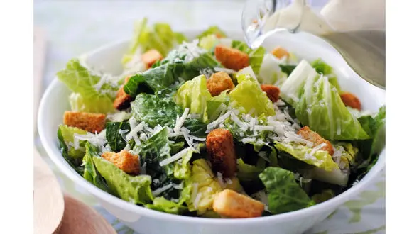 طرز تهیه یک سالاد ایتالیایی در 20 دقیقه