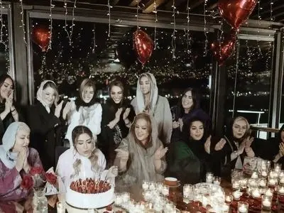 فیلم منتشر شده حضور بازیگران ایرانی در پارتی کشتی کروز در شب تولد ژاله درستکار / از نسرین مقانلو و  رابعه اسکویی تا افسانه چهره آزاد و حدیثه تهرانی حتی محمدرضا حیاتی 