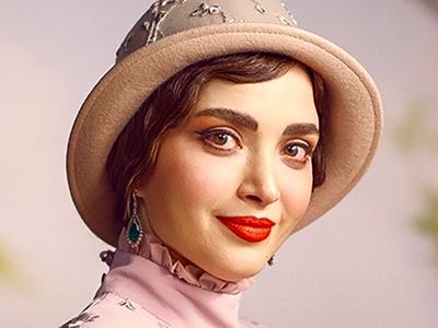 بهنوش طباطبایی و ترلان پروانه در پشت صحنه سریال سووشون / چه لباس های خوشرنگی+ عکس