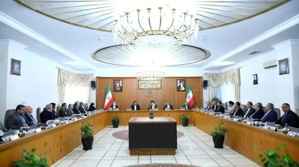  از هر اقدامی که پیام آن به جامعه، حتی احتمال وجود اختلاف میان قوا باشد، پرهیز شود