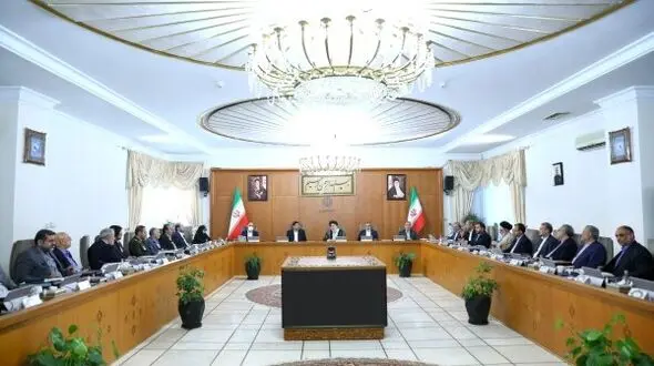  از هر اقدامی که پیام آن به جامعه، حتی احتمال وجود اختلاف میان قوا باشد، پرهیز شود