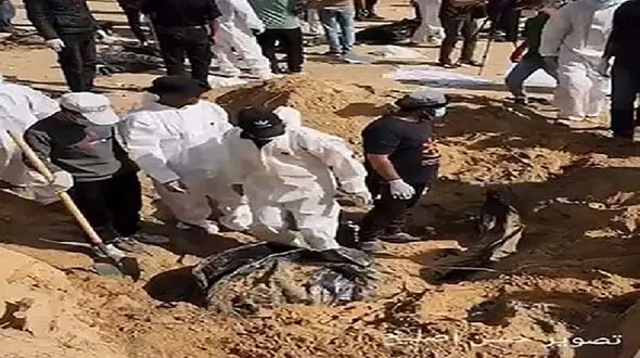 فیلم / کشف ۲۱۰ پیکر در گور جمعی محوطه بیمارستان ناصرخان یونس